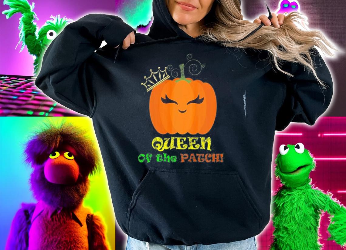 Mom Queen Of The Patch Halloween Pumpkin Classic T-shirt t-shirt hoodie