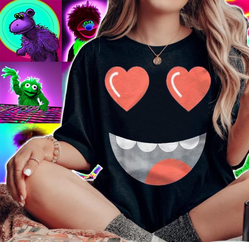 Halloween Emoticon Heart Eyes Face Group Costume Shirt t-shirt woman shirt