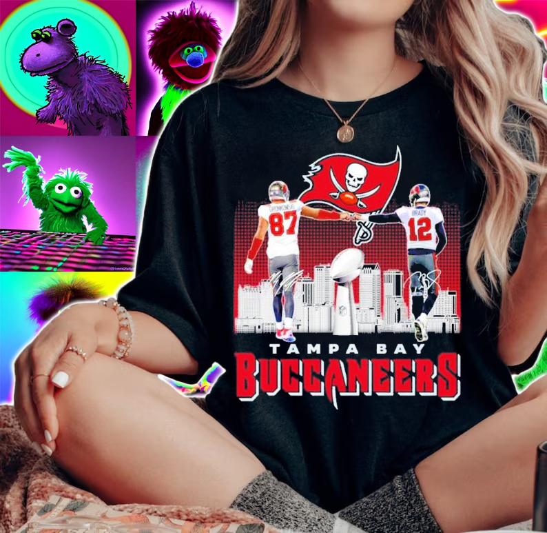Tampa Bay Buccaneers Rob Gronkowski and Chris Godwin signatures shirt woman shirt