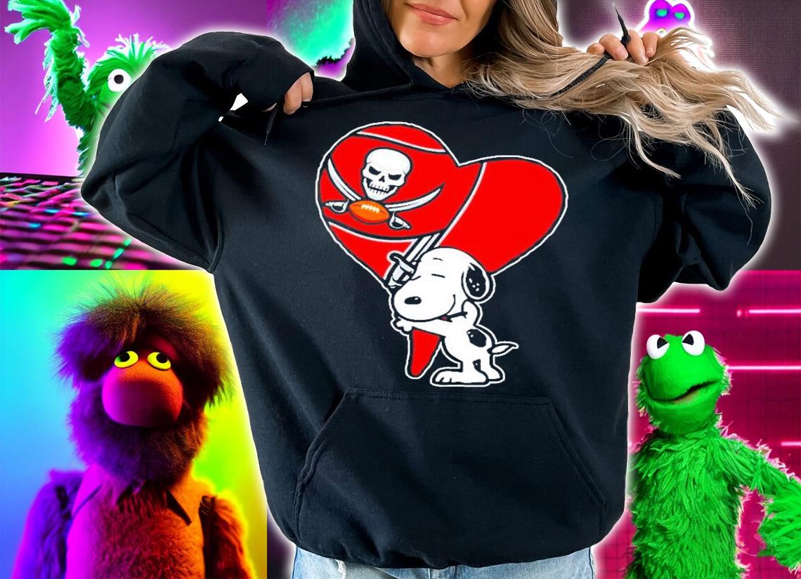 Snoopy hugs The Tampa Bay Buccaneers heart NFL shirt