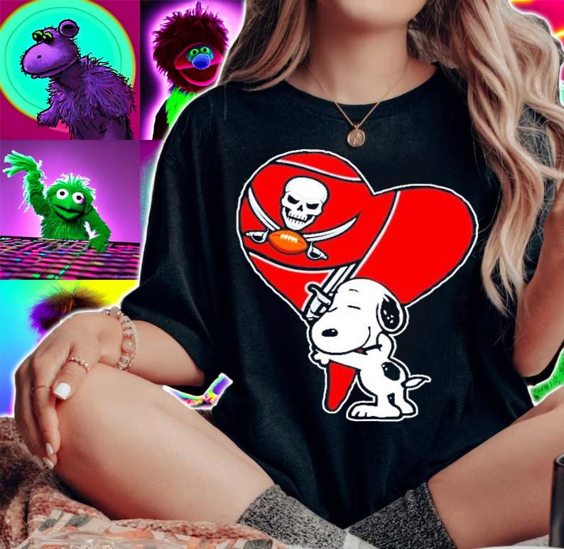 Snoopy hugs The Tampa Bay Buccaneers heart NFL shirt