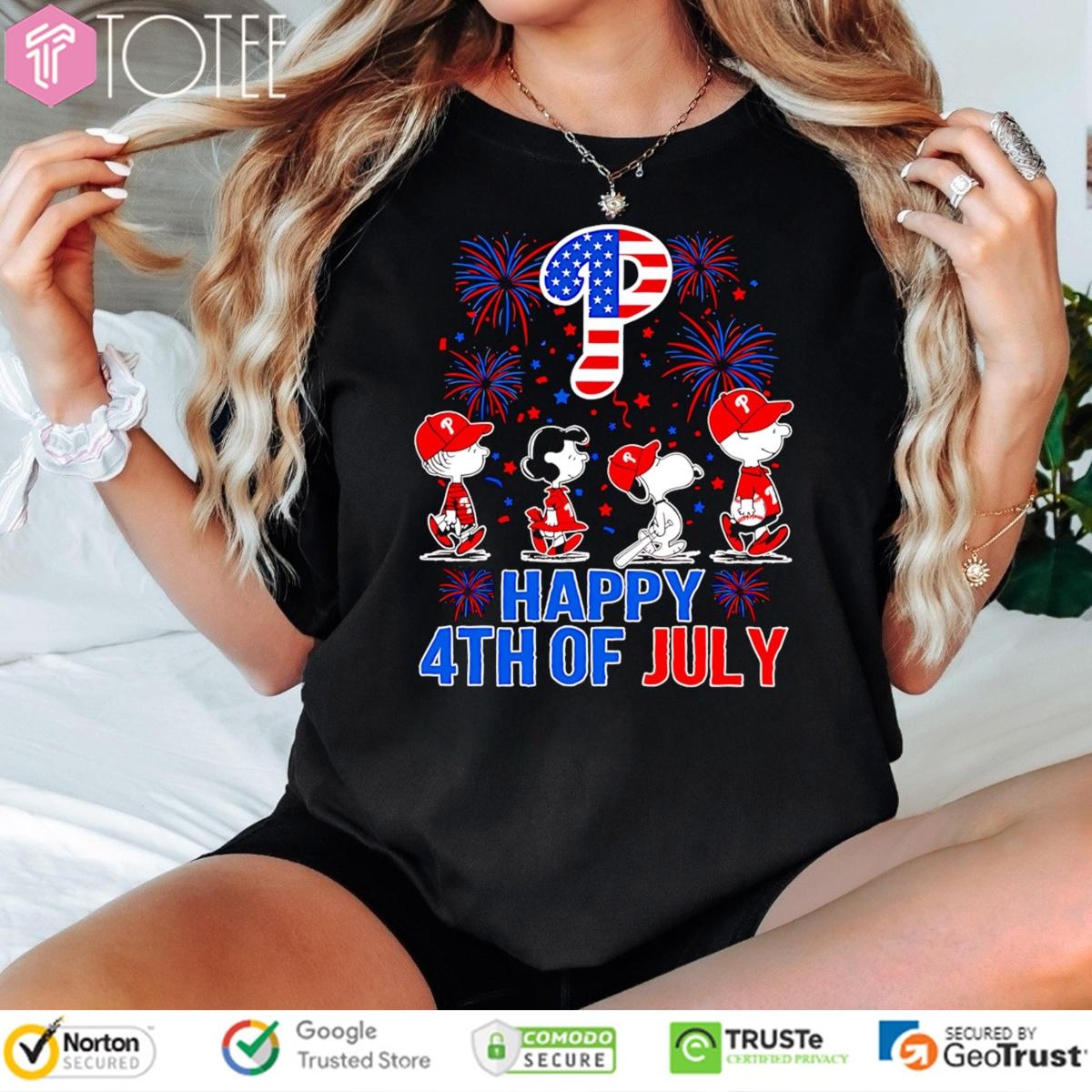 Peanuts Snoopy Philadelphia Phillies Fireworks Happy 4Th Of July T-shirt